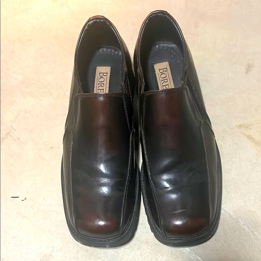 Men’s dress shoes